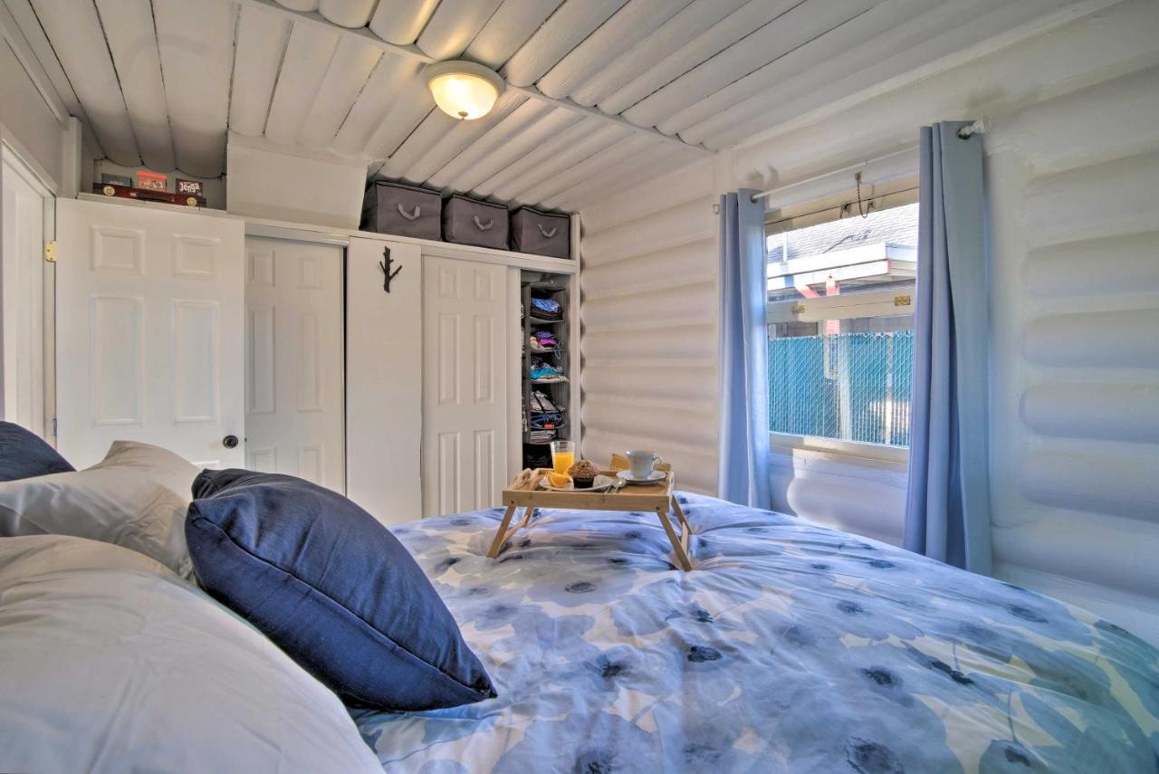 Unique Dog-Friendly Log Cabin Short Walk To Ocean Crescent City Buitenkant foto