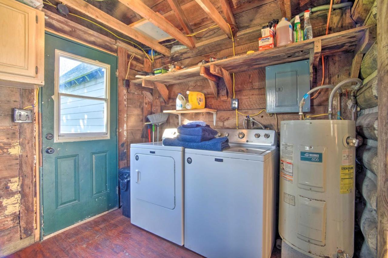 Unique Dog-Friendly Log Cabin Short Walk To Ocean Crescent City Buitenkant foto